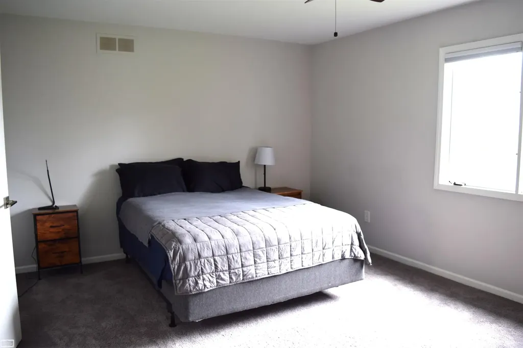29683 Beech Nut Drive Warren City MI 48092