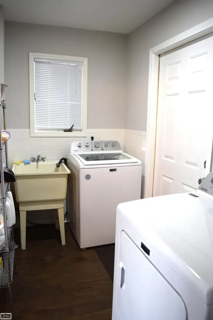 29683 Beech Nut Drive Warren City MI 48092