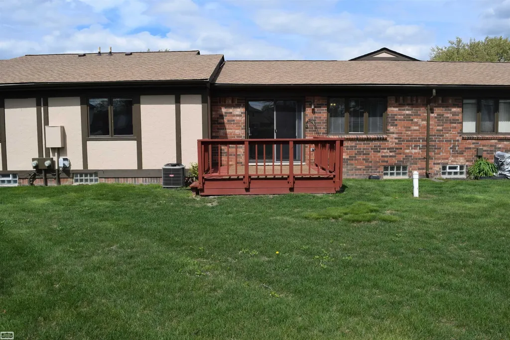 29683 Beech Nut Drive Warren City MI 48092