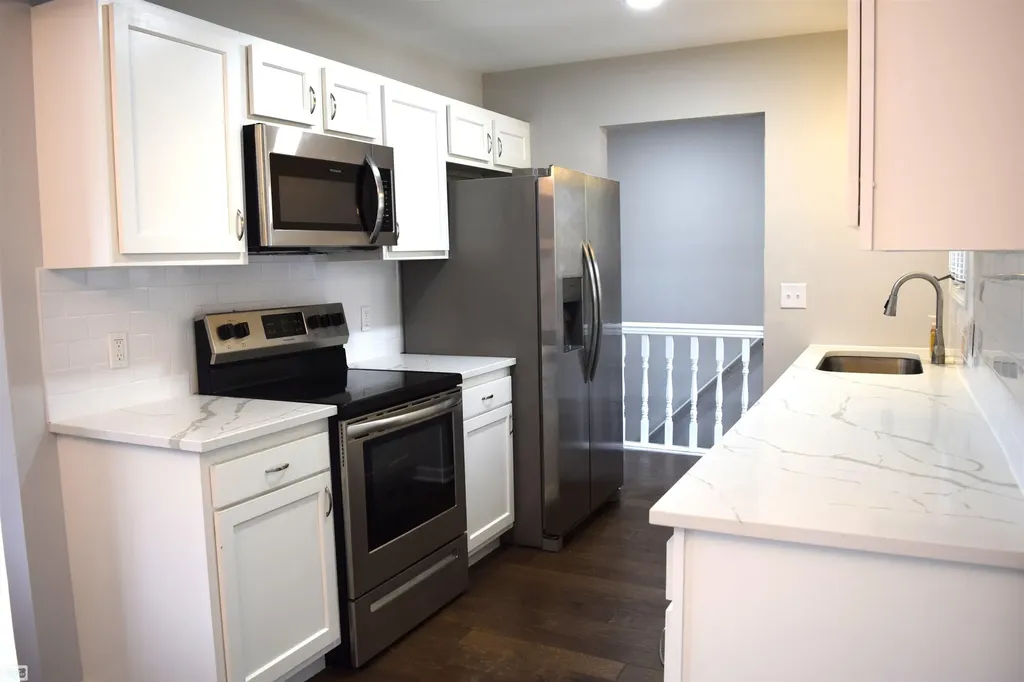 29683 Beech Nut Drive Warren City MI 48092