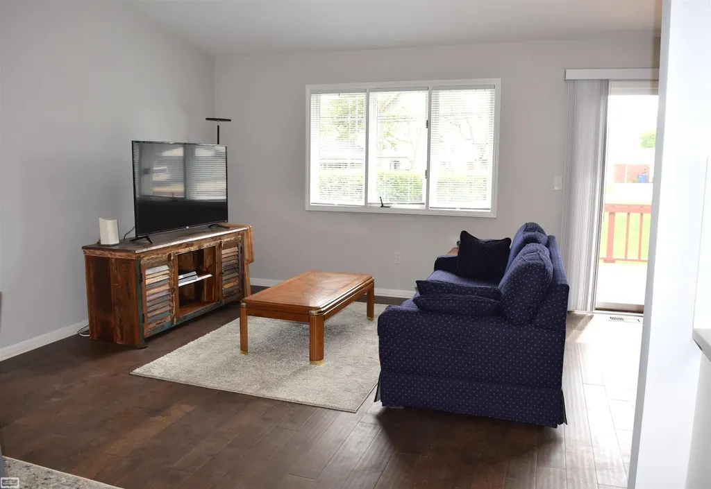 29683 Beech Nut Drive Warren City MI 48092