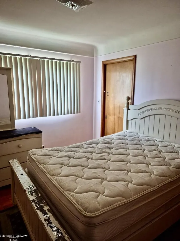 24524 Raven Avenue Eastpointe City MI 48021