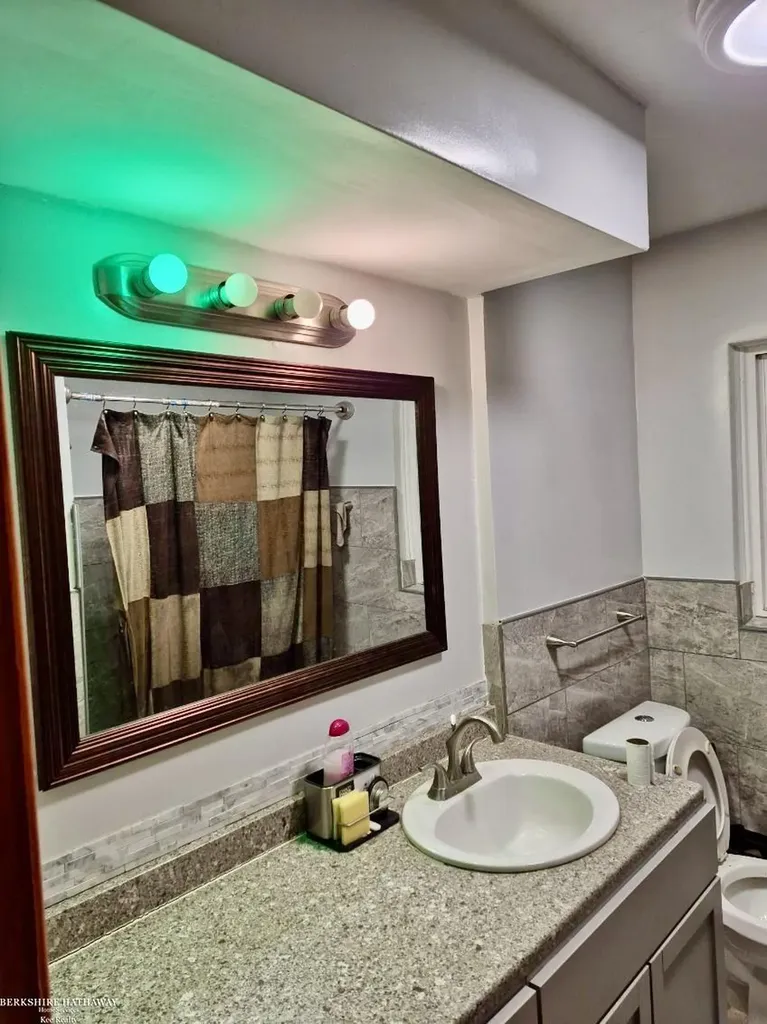 24524 Raven Avenue Eastpointe City MI 48021