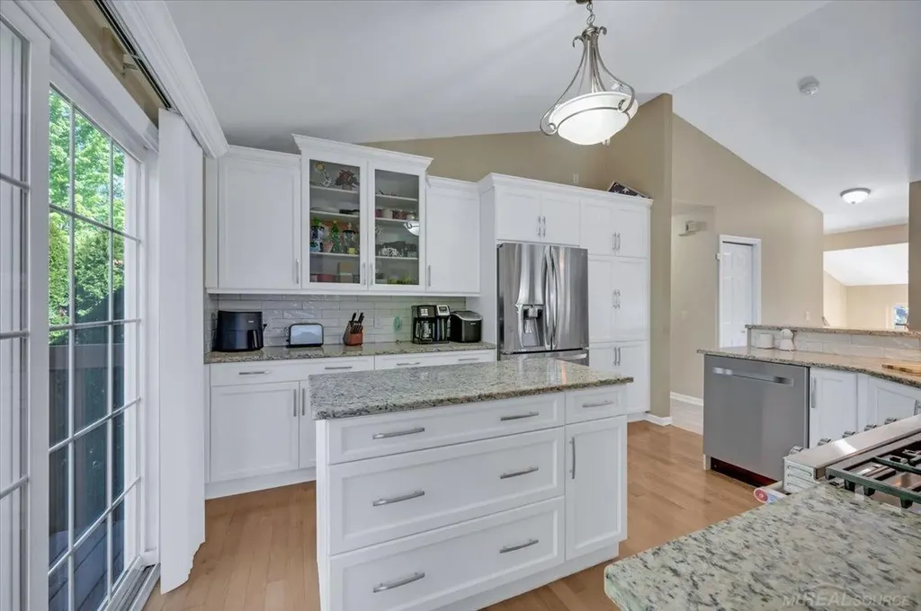 26782 Kirkway Circle Woodhaven City MI 48183