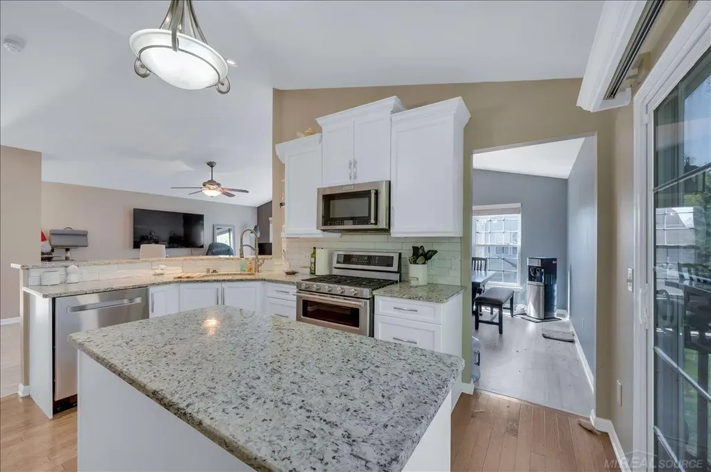 26782 Kirkway Circle Woodhaven City MI 48183