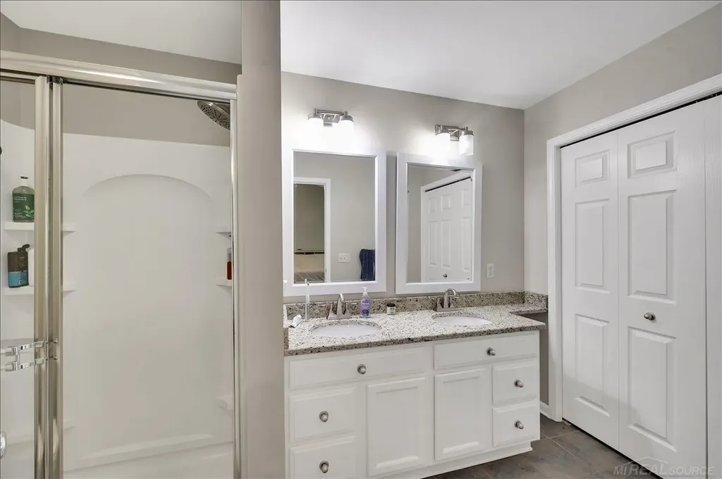 26782 Kirkway Circle Woodhaven City MI 48183
