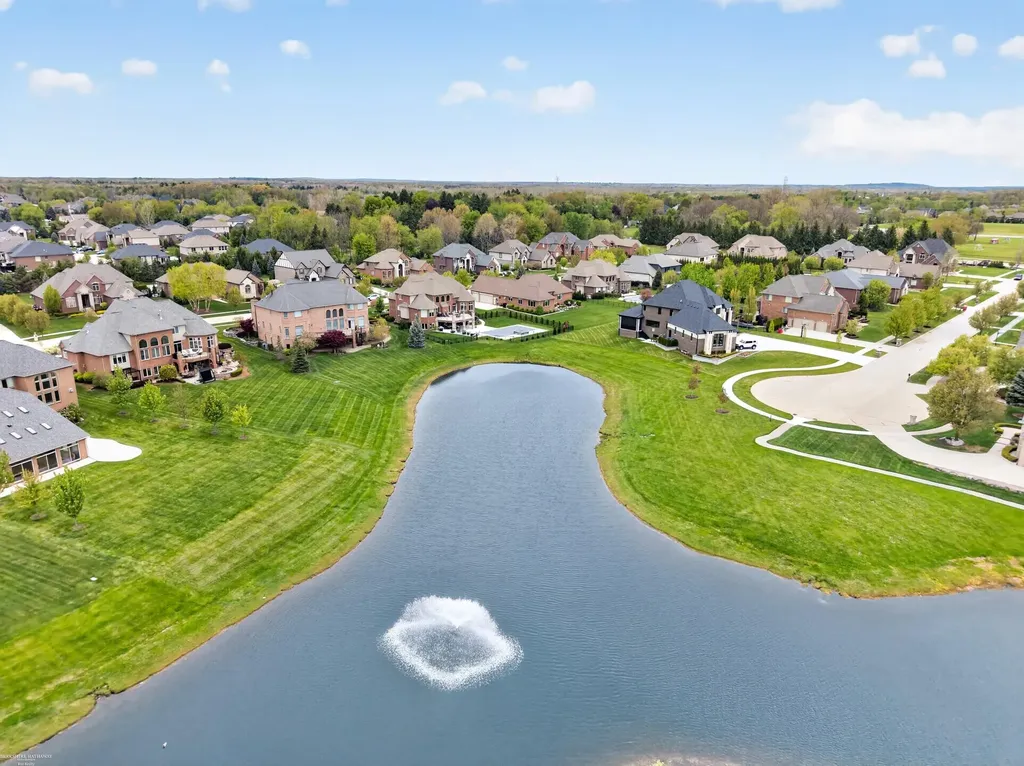 62734 Morningside Drive Washington Township MI 48094