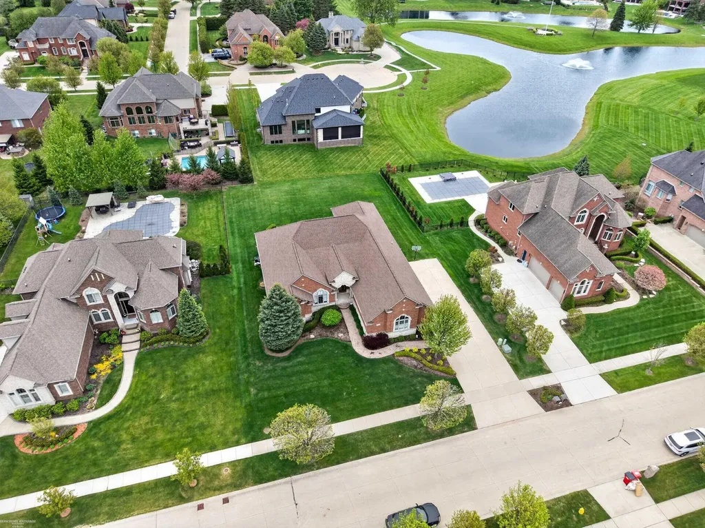 62734 Morningside Drive Washington Township MI 48094