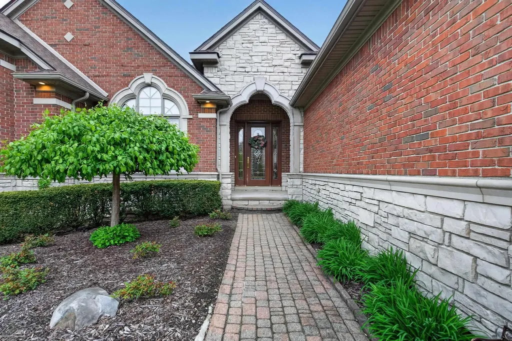 62734 Morningside Drive Washington Township MI 48094