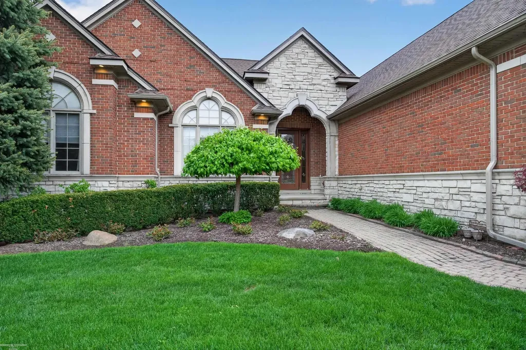 62734 Morningside Drive Washington Township MI 48094