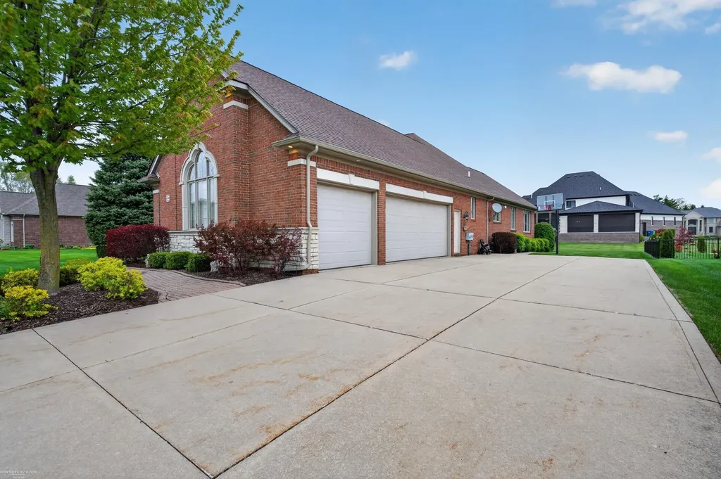 62734 Morningside Drive Washington Township MI 48094