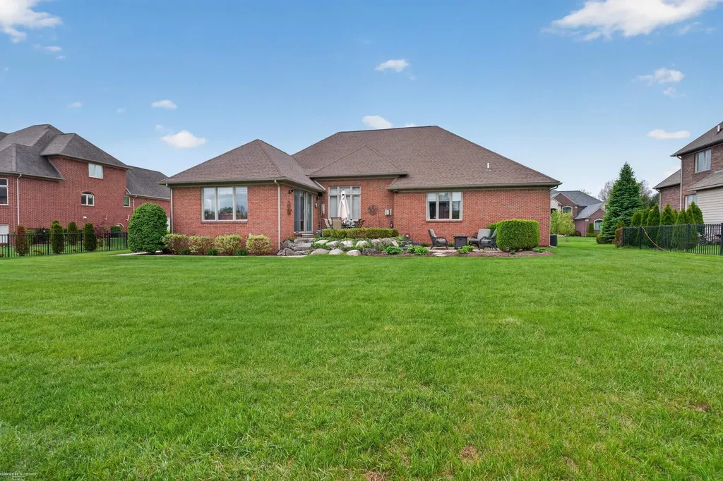 62734 Morningside Drive Washington Township MI 48094