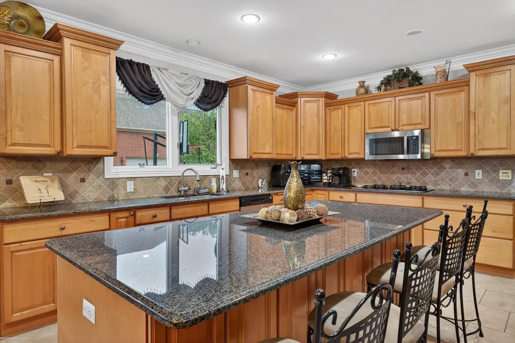62734 Morningside Drive Washington Township MI 48094