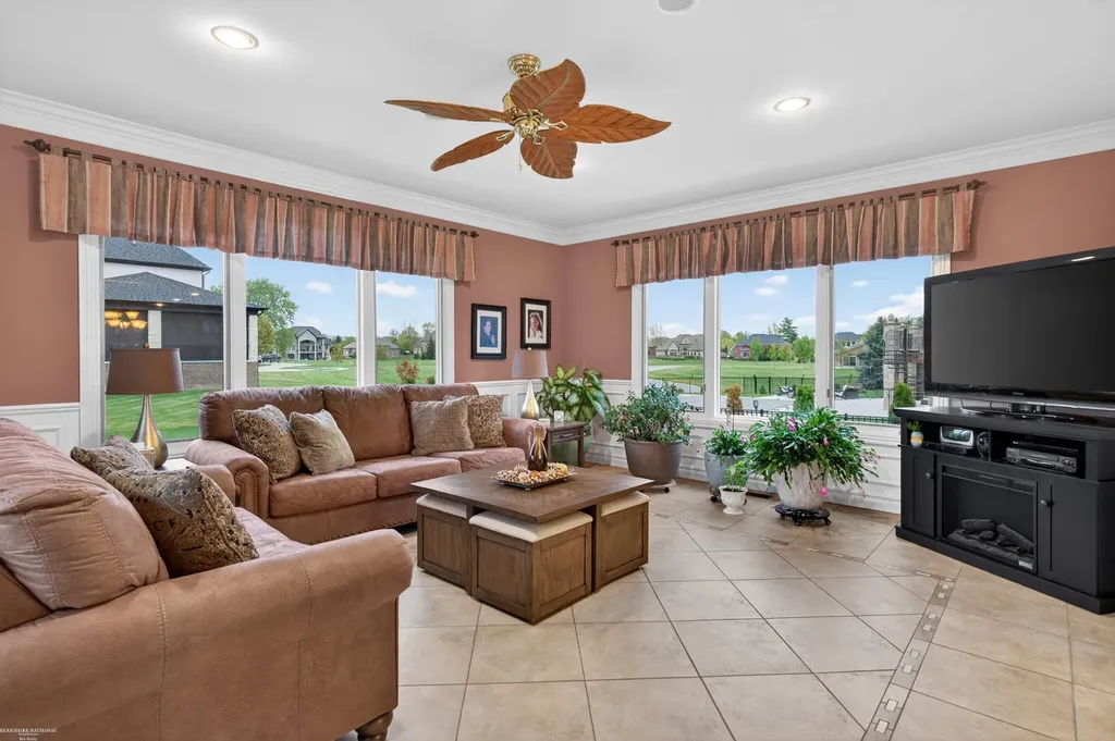 62734 Morningside Drive Washington Township MI 48094