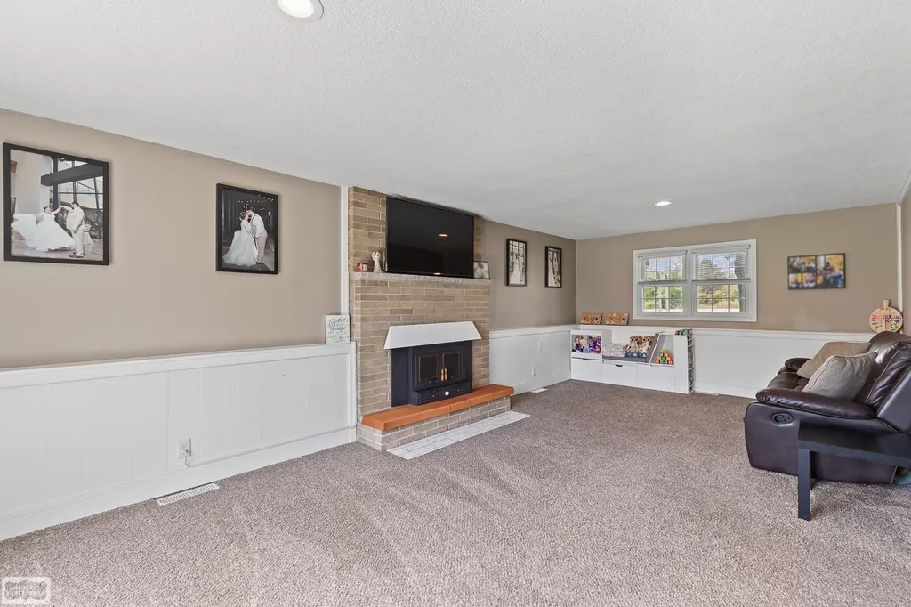 5741 N. Adrian Hwy. Road Raisin Township MI 49221