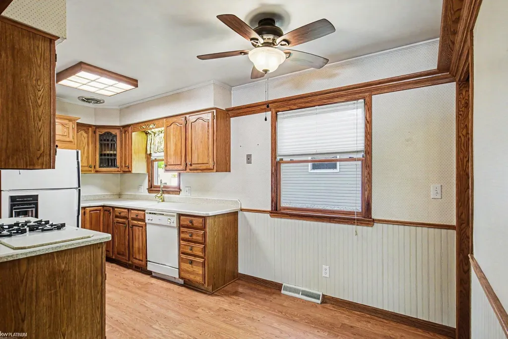 2436 20th Avenue Port Huron City MI 48060