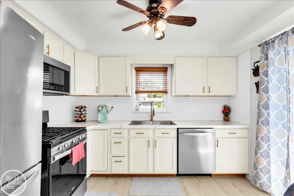 47840 Greenview Road Shelby Charter Township MI 48317