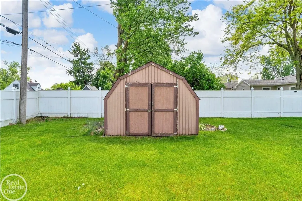 47840 Greenview Road Shelby Charter Township MI 48317