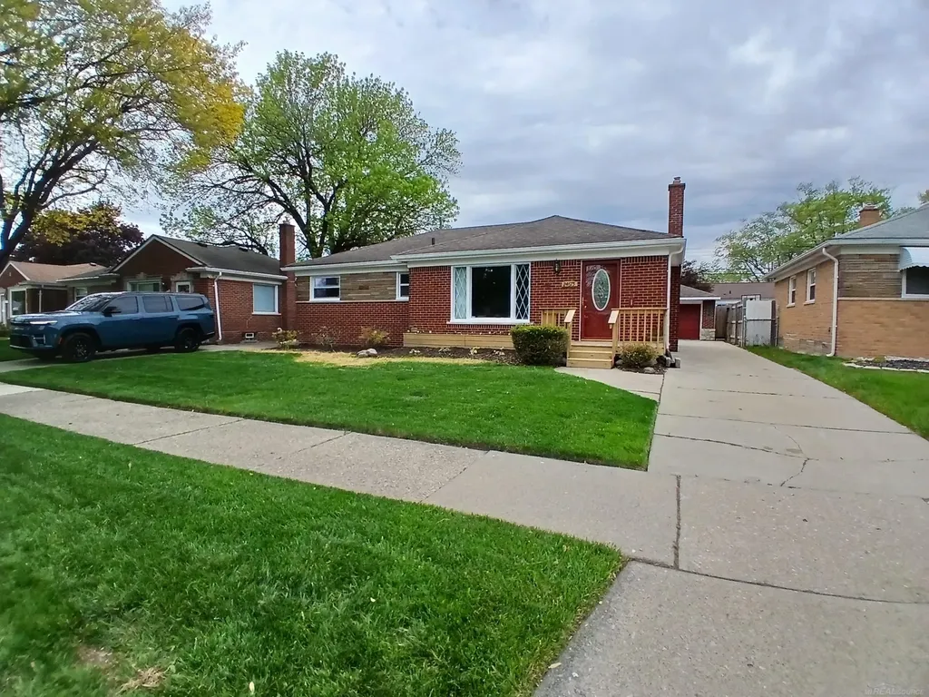 24675 Ridgecroft Avenue Eastpointe City MI 48021