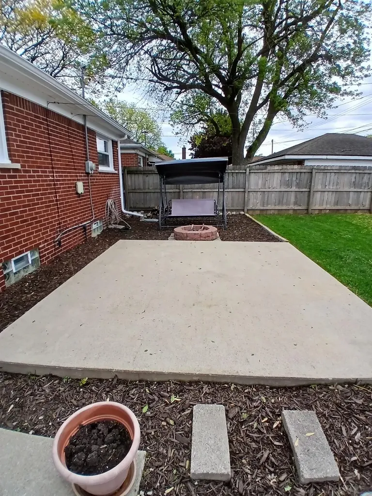 24675 Ridgecroft Avenue Eastpointe City MI 48021