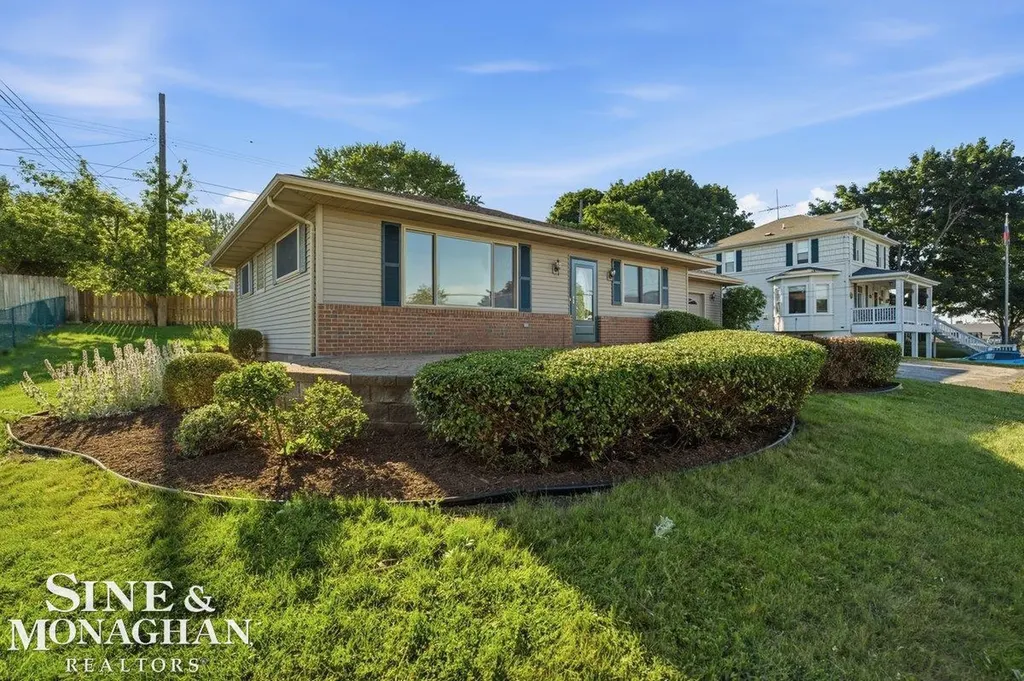 1350 Oakland Avenue St. Clair City MI 48079