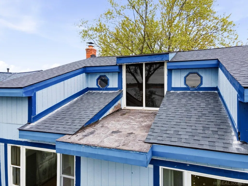 6143 Pointe Tremble Road Clay Township MI 48001