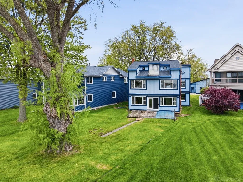 6143 Pointe Tremble Road Clay Township MI 48001