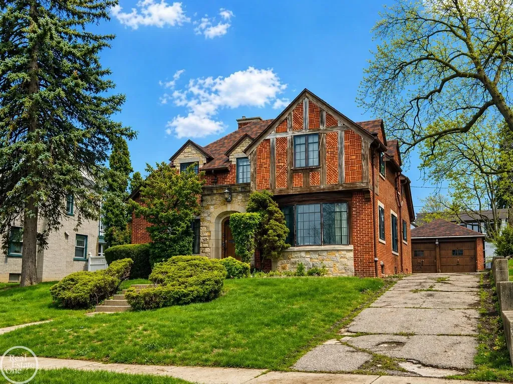 120 Ottawa Drive Pontiac City MI 48341