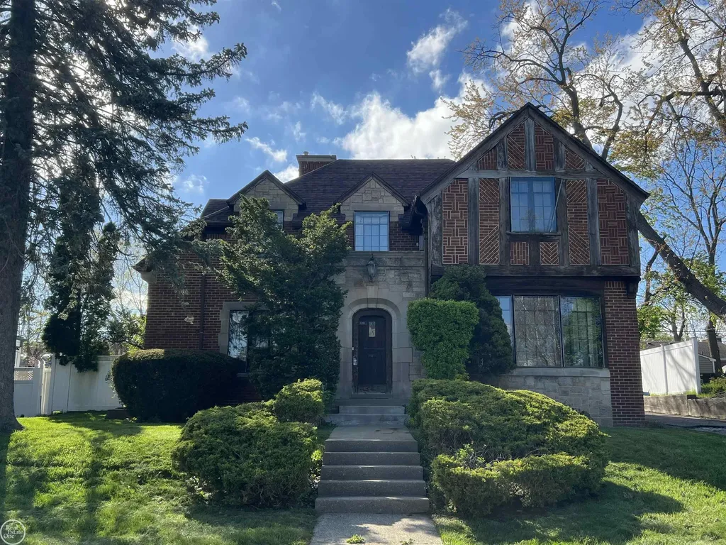 120 Ottawa Drive Pontiac City MI 48341
