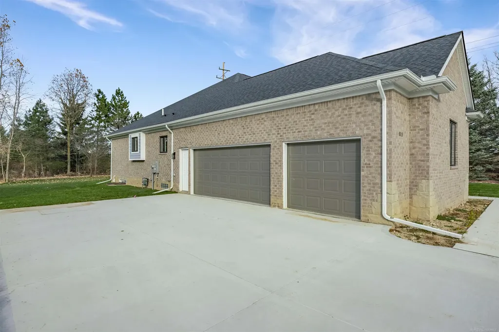 6519 Jamie Lane Grand Blanc Charter Township MI 48439
