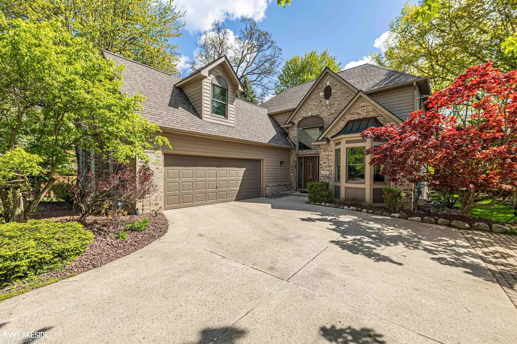 1440 Woodbridge Lane Wixom City MI 48393