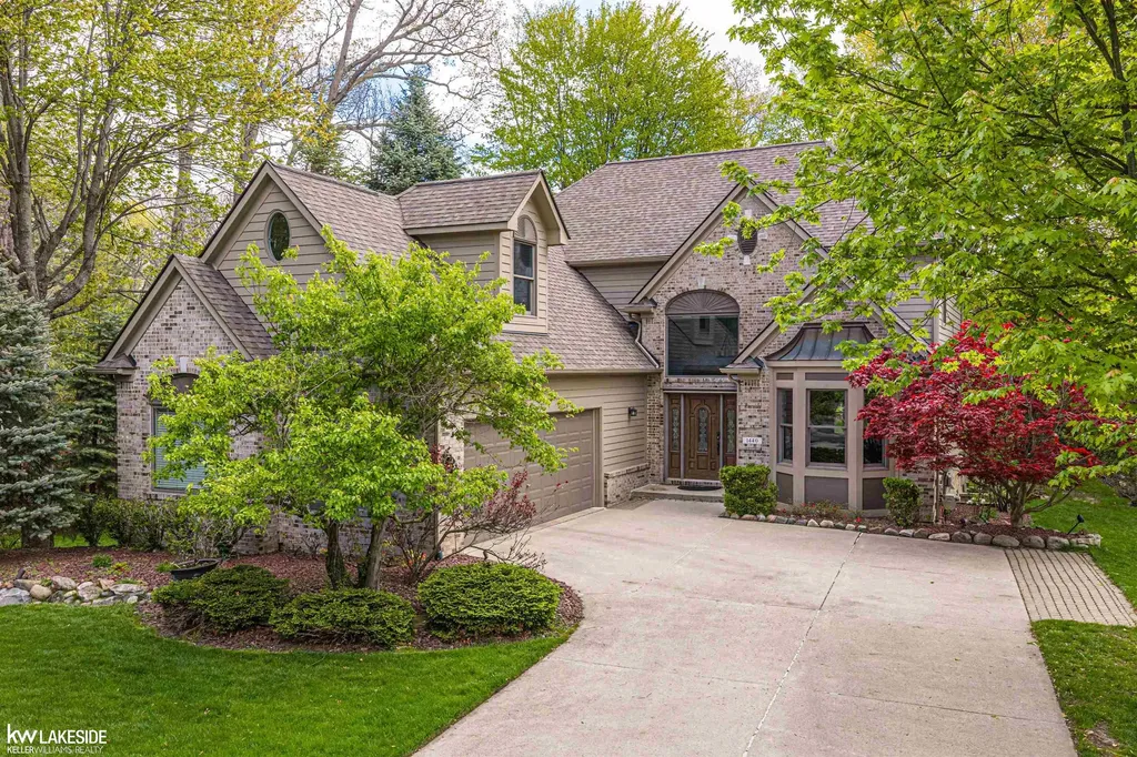 1440 Woodbridge Lane Wixom City MI 48393