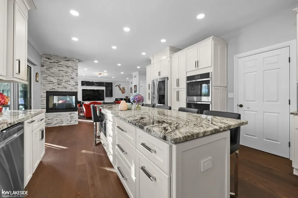 1440 Woodbridge Lane Wixom City MI 48393