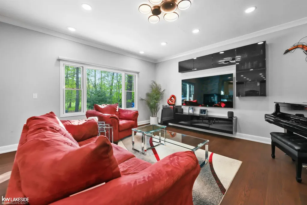 1440 Woodbridge Lane Wixom City MI 48393