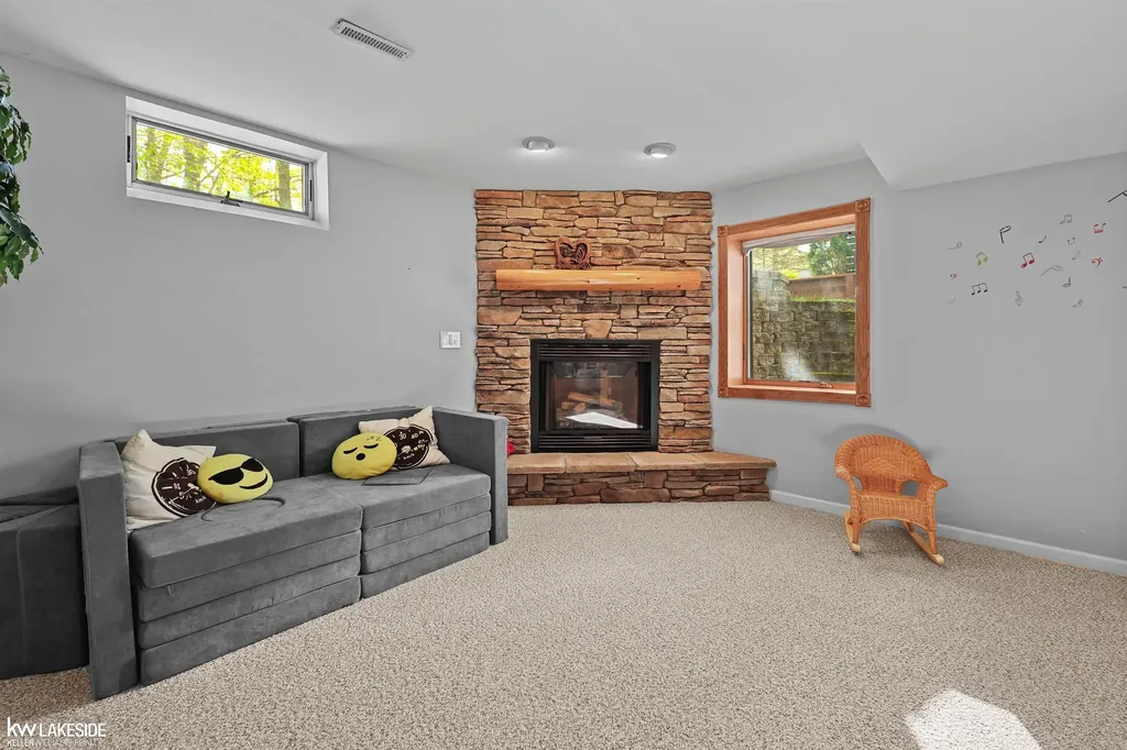 1440 Woodbridge Lane Wixom City MI 48393