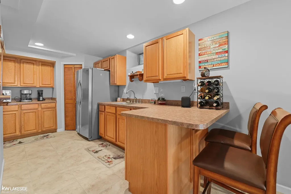 1440 Woodbridge Lane Wixom City MI 48393