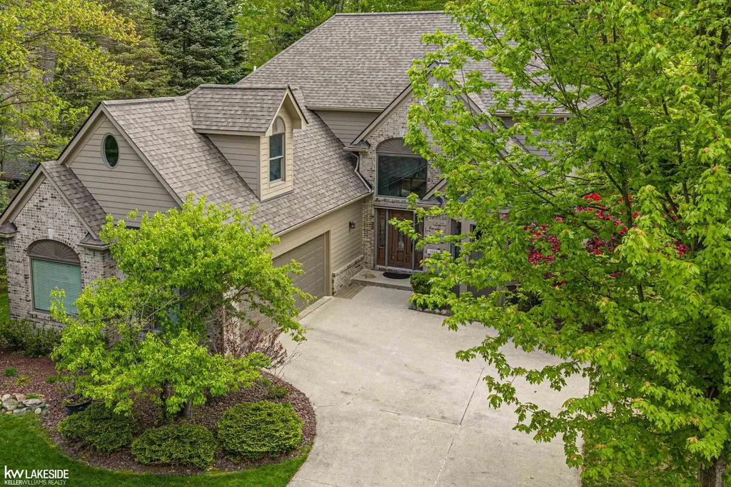 1440 Woodbridge Lane Wixom City MI 48393
