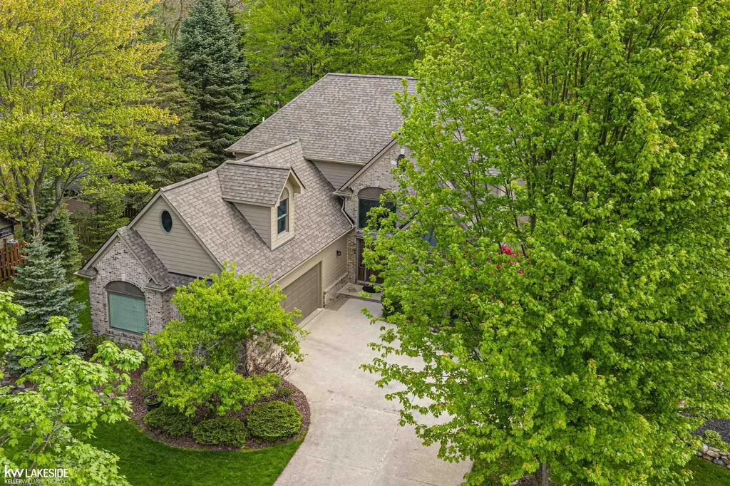 1440 Woodbridge Lane Wixom City MI 48393