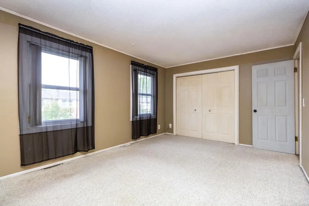 13281 Lake Point Boulevard Van Buren Charter Township MI 48111
