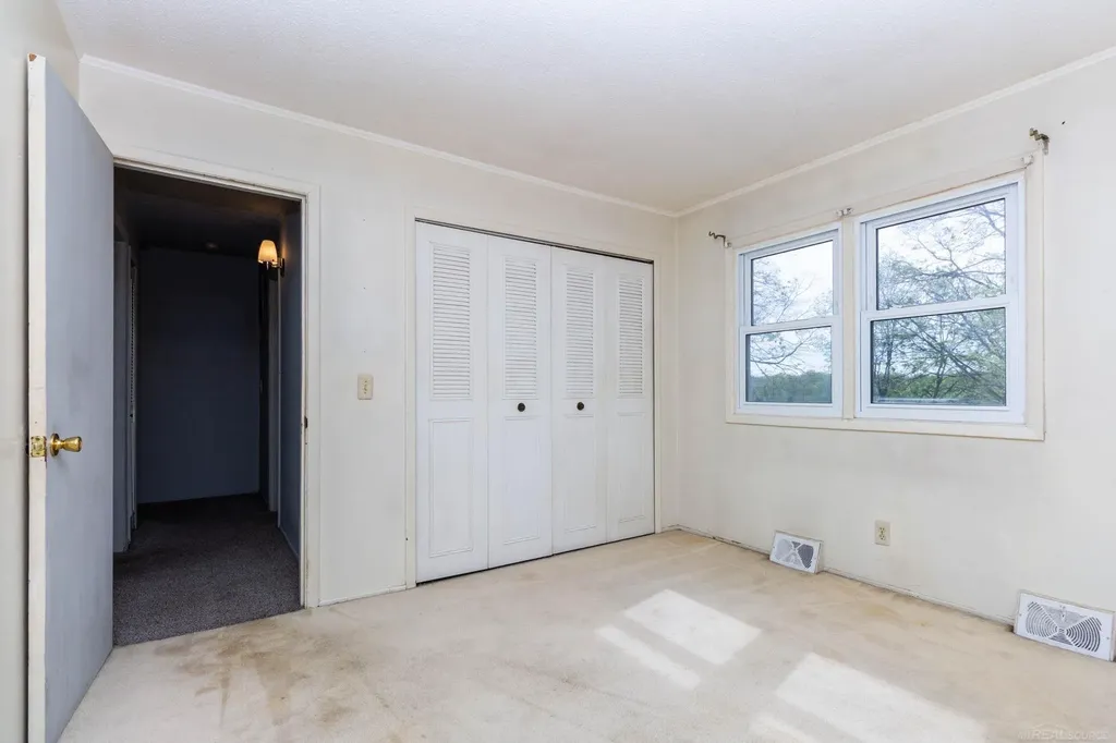 13281 Lake Point Boulevard Van Buren Charter Township MI 48111