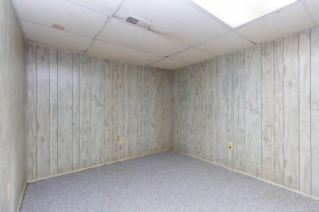 13281 Lake Point Boulevard Van Buren Charter Township MI 48111