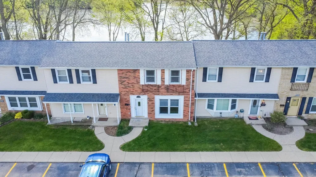 13281 Lake Point Boulevard Van Buren Charter Township MI 48111