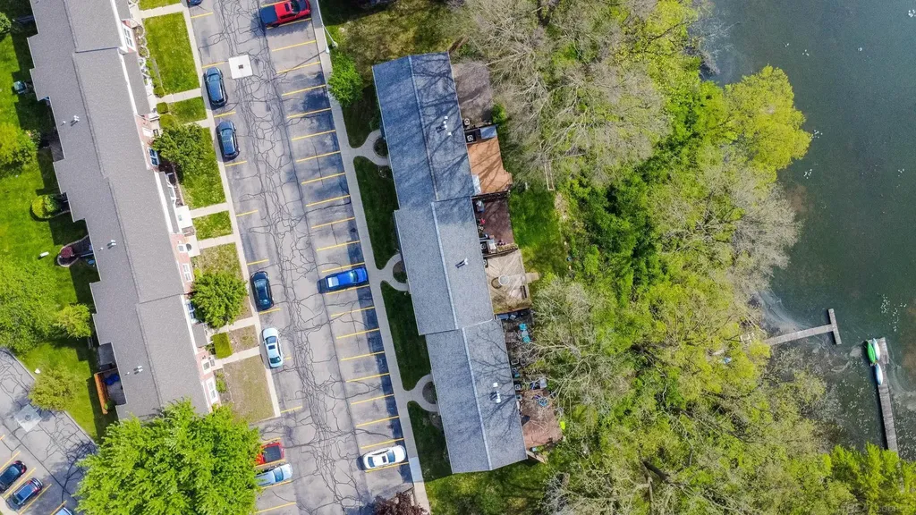 13281 Lake Point Boulevard Van Buren Charter Township MI 48111