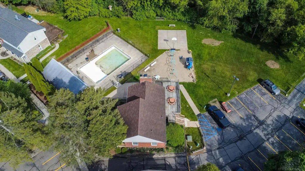 13281 Lake Point Boulevard Van Buren Charter Township MI 48111