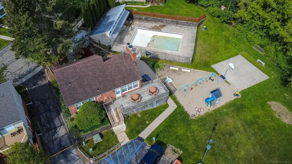 13281 Lake Point Boulevard Van Buren Charter Township MI 48111