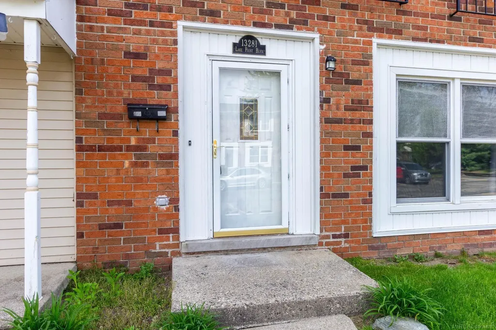 13281 Lake Point Boulevard Van Buren Charter Township MI 48111