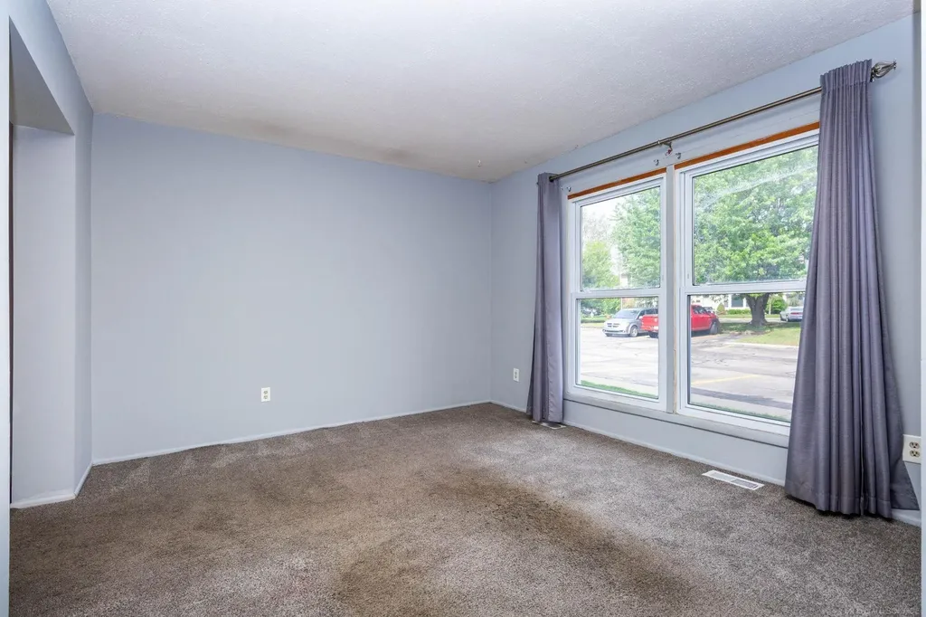 13281 Lake Point Boulevard Van Buren Charter Township MI 48111