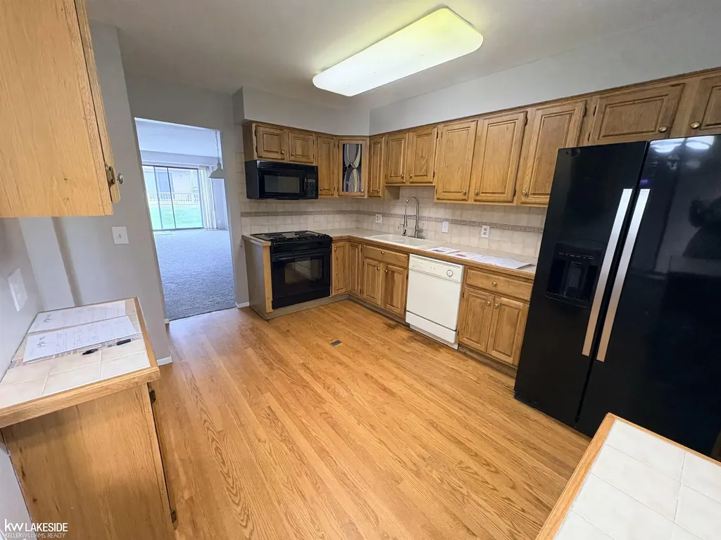 616 Byron Ct Road Rochester City MI 48307