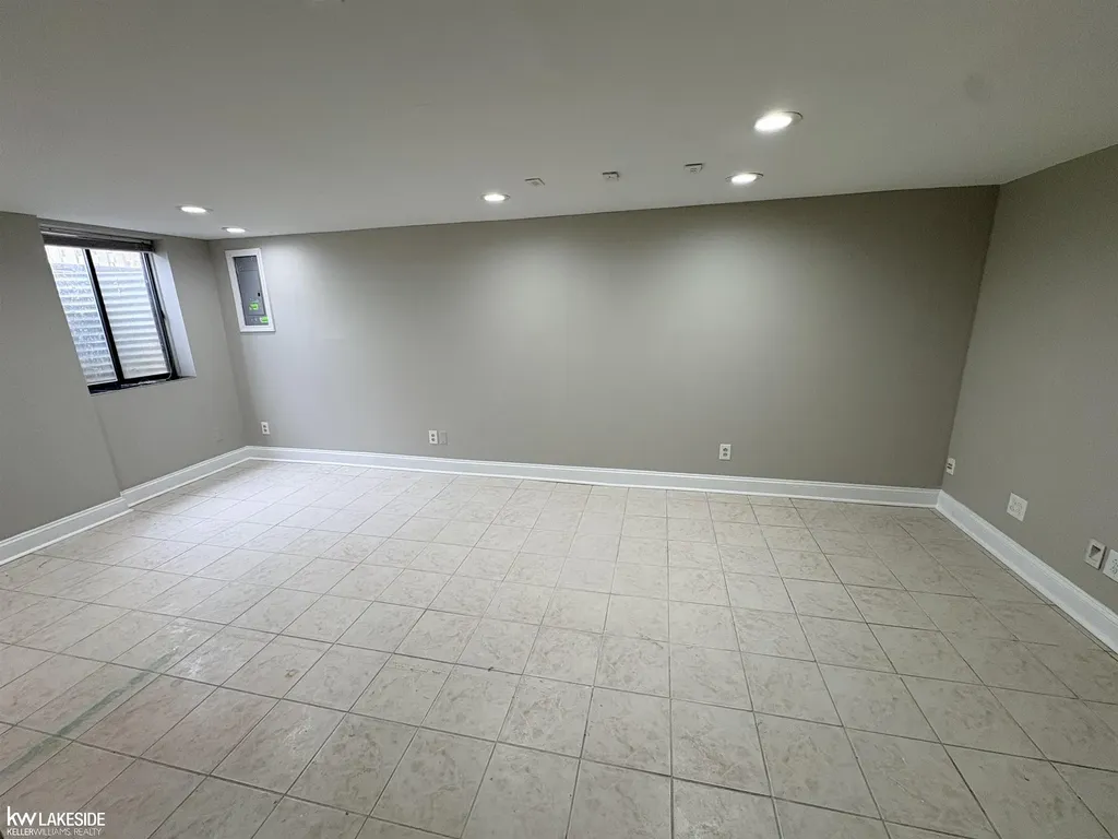 616 Byron Ct Road Rochester City MI 48307