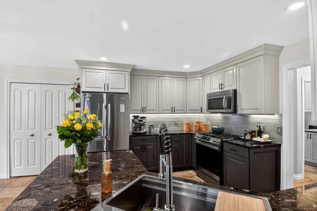 53226 Williams Way Shelby Charter Township MI 48316